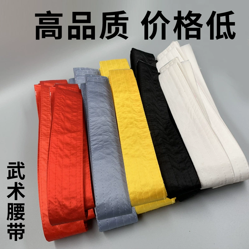 拳皇跟乌鸦有关的女角色_拳皇女性角色去掉所有服装_拳皇97美女角色排名