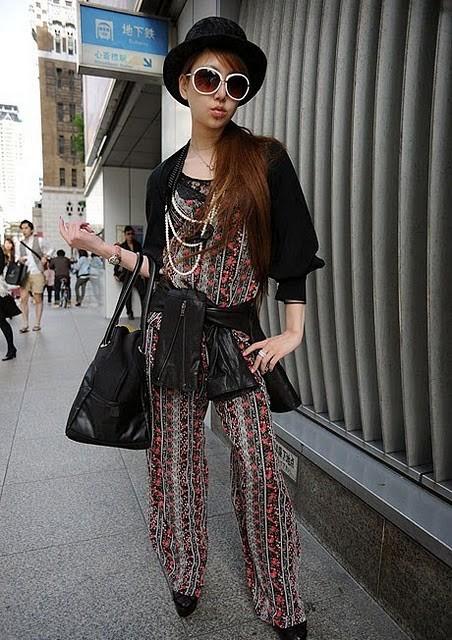 日本美女：街头巷尾的魅力漫步
