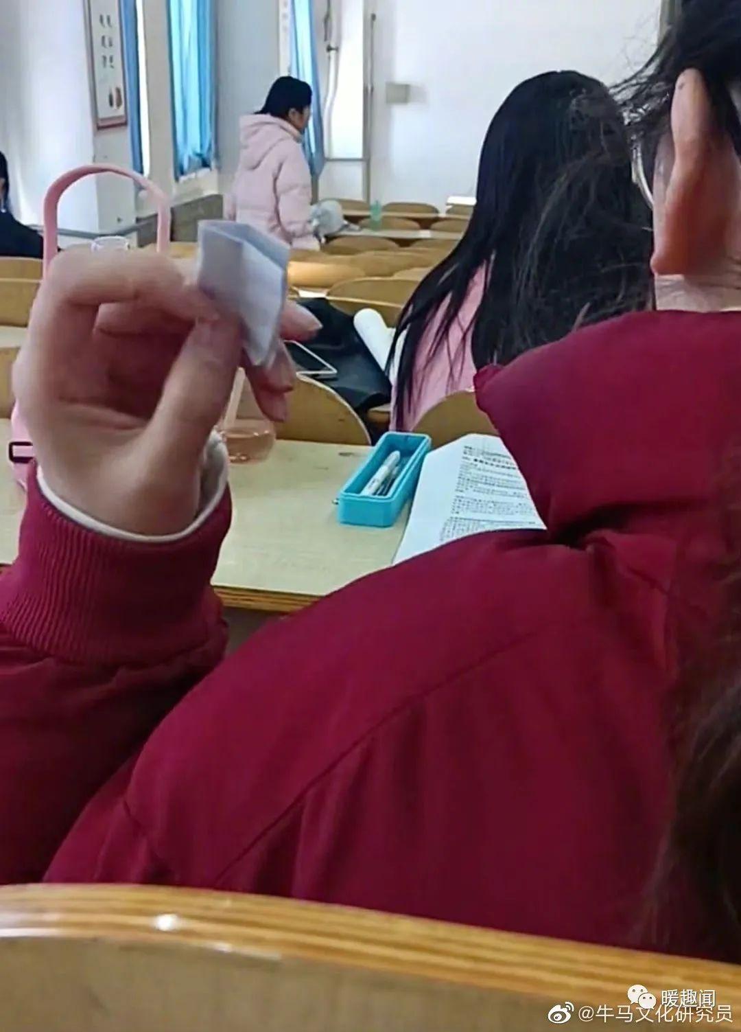 女放屁手机游戏_放屁rpg游戏_放屁女王游戏解说