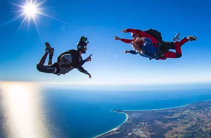 手机游戏可以跳伞_跳伞游戏手机游戏_跳伞手机游戏可以玩吗