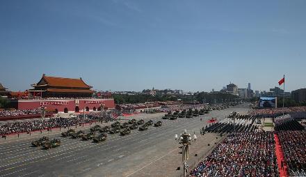 反法西斯战争胜利70周年阅兵式_阅兵反法西斯战争胜利70周年_反法西斯战争阅兵仪式